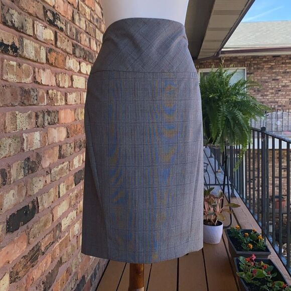 Gray Plaid Women's Skirt - Picture 4 of 7